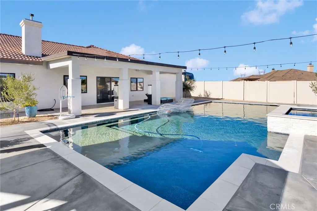 8357 Macron, Oak Hills, California 92344 home-pic-52